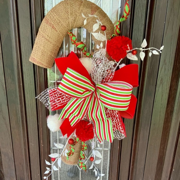 Candy Cane Wreath - Picture 4 of 8